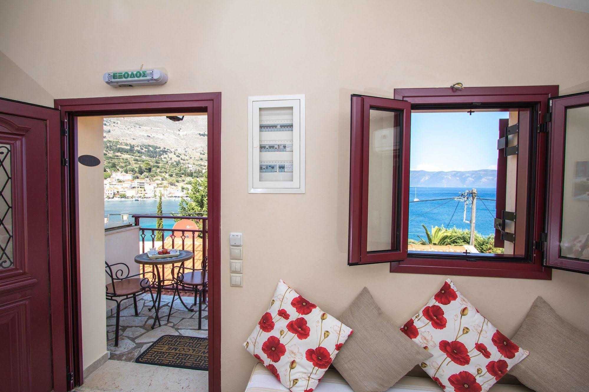 Greka Ionian Suites Αγία Ευφημία Εξωτερικό φωτογραφία