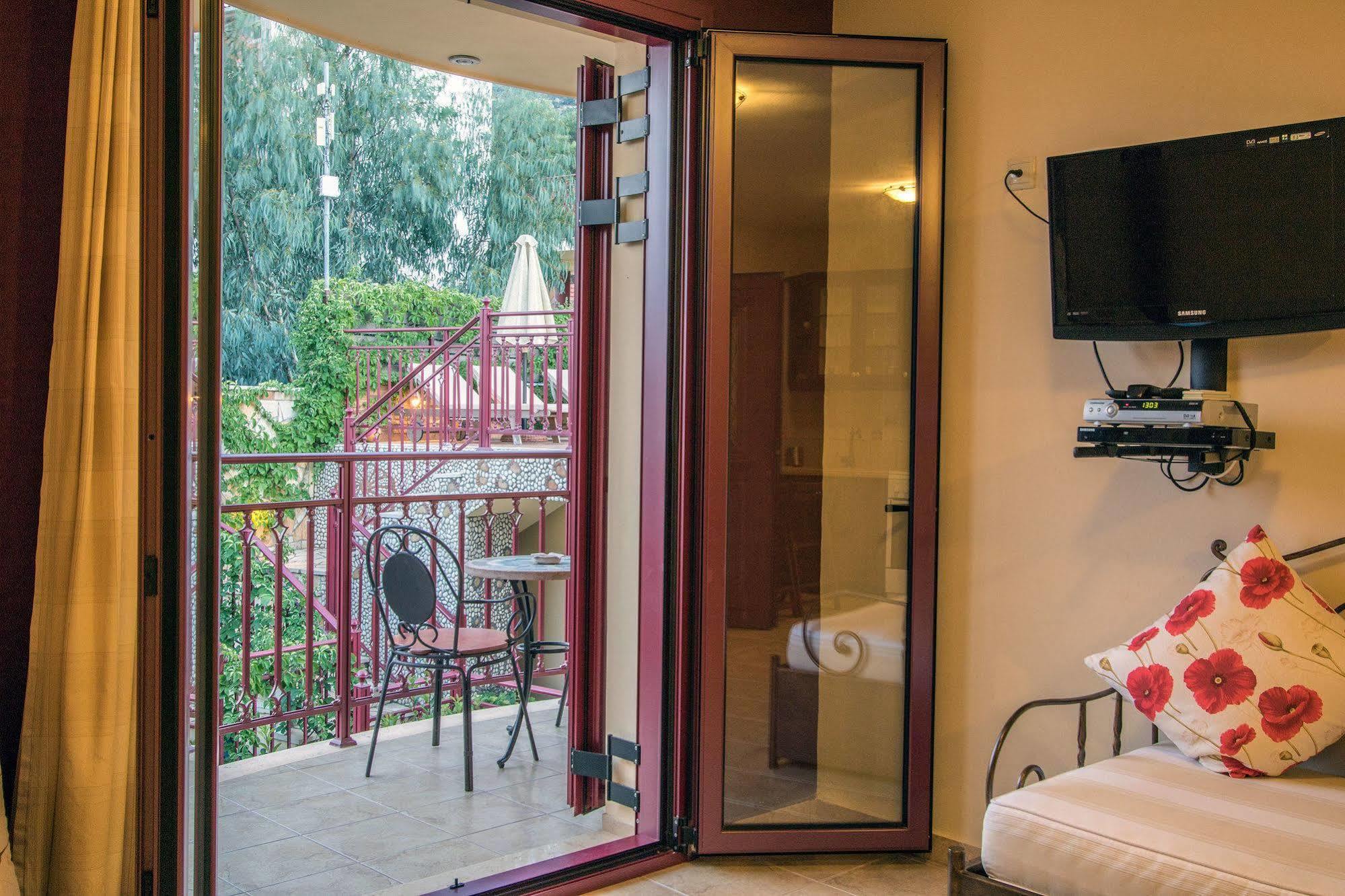 Greka Ionian Suites Αγία Ευφημία Εξωτερικό φωτογραφία