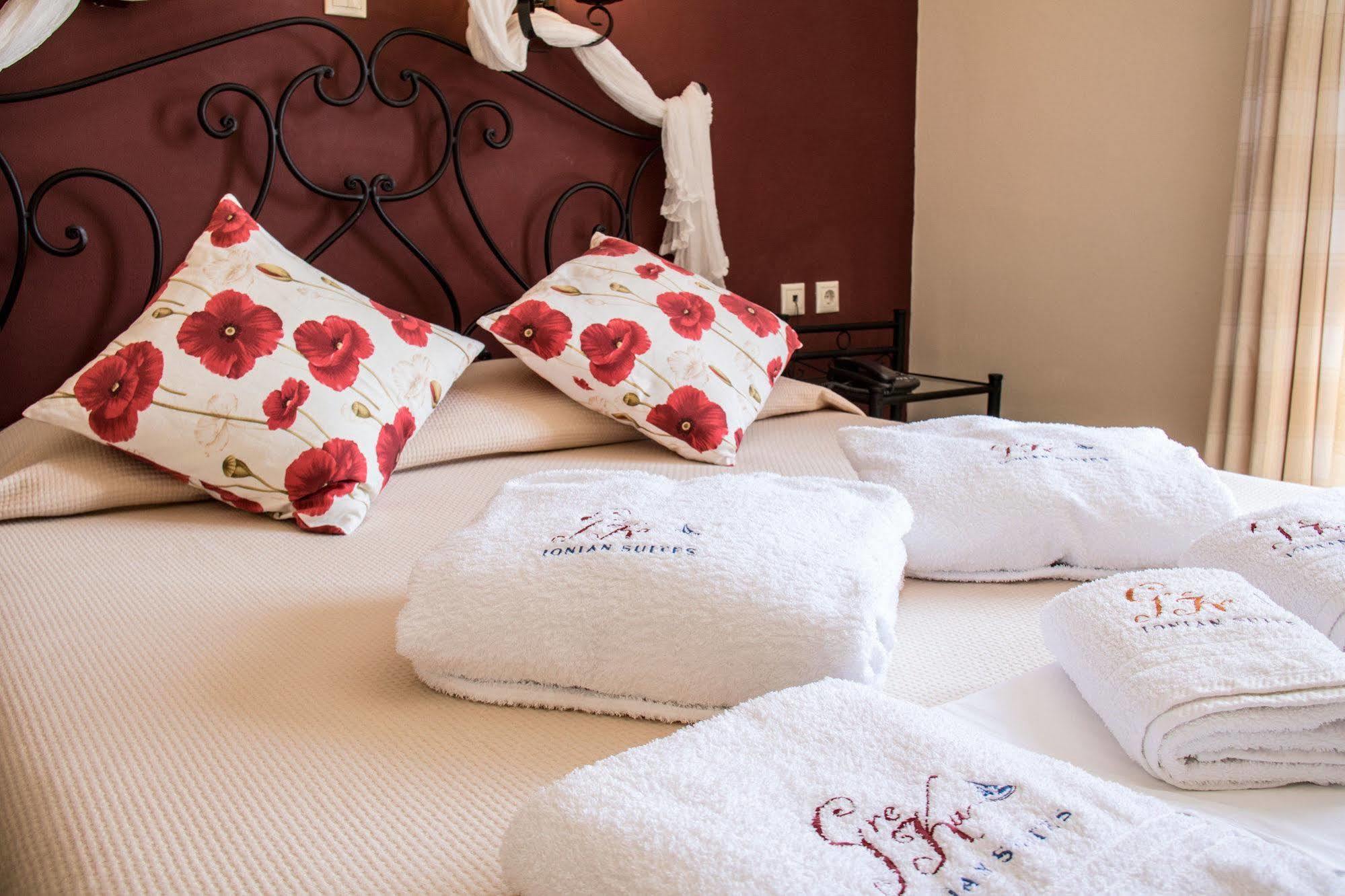 Greka Ionian Suites Αγία Ευφημία Εξωτερικό φωτογραφία