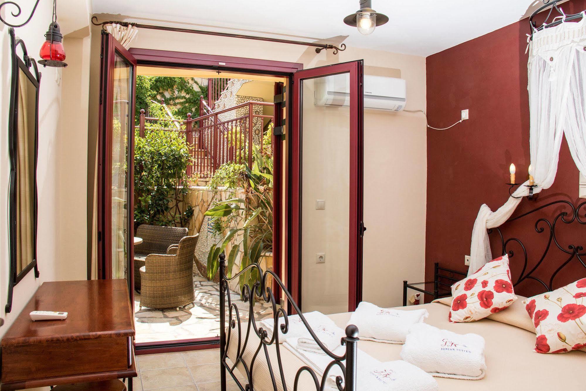 Greka Ionian Suites Αγία Ευφημία Εξωτερικό φωτογραφία