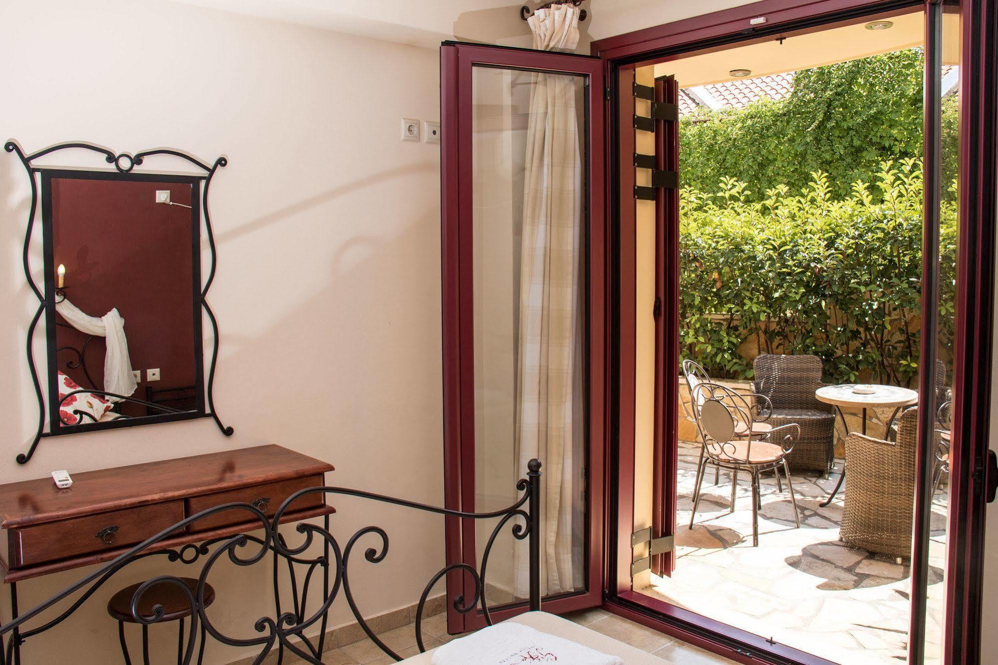 Greka Ionian Suites Αγία Ευφημία Εξωτερικό φωτογραφία
