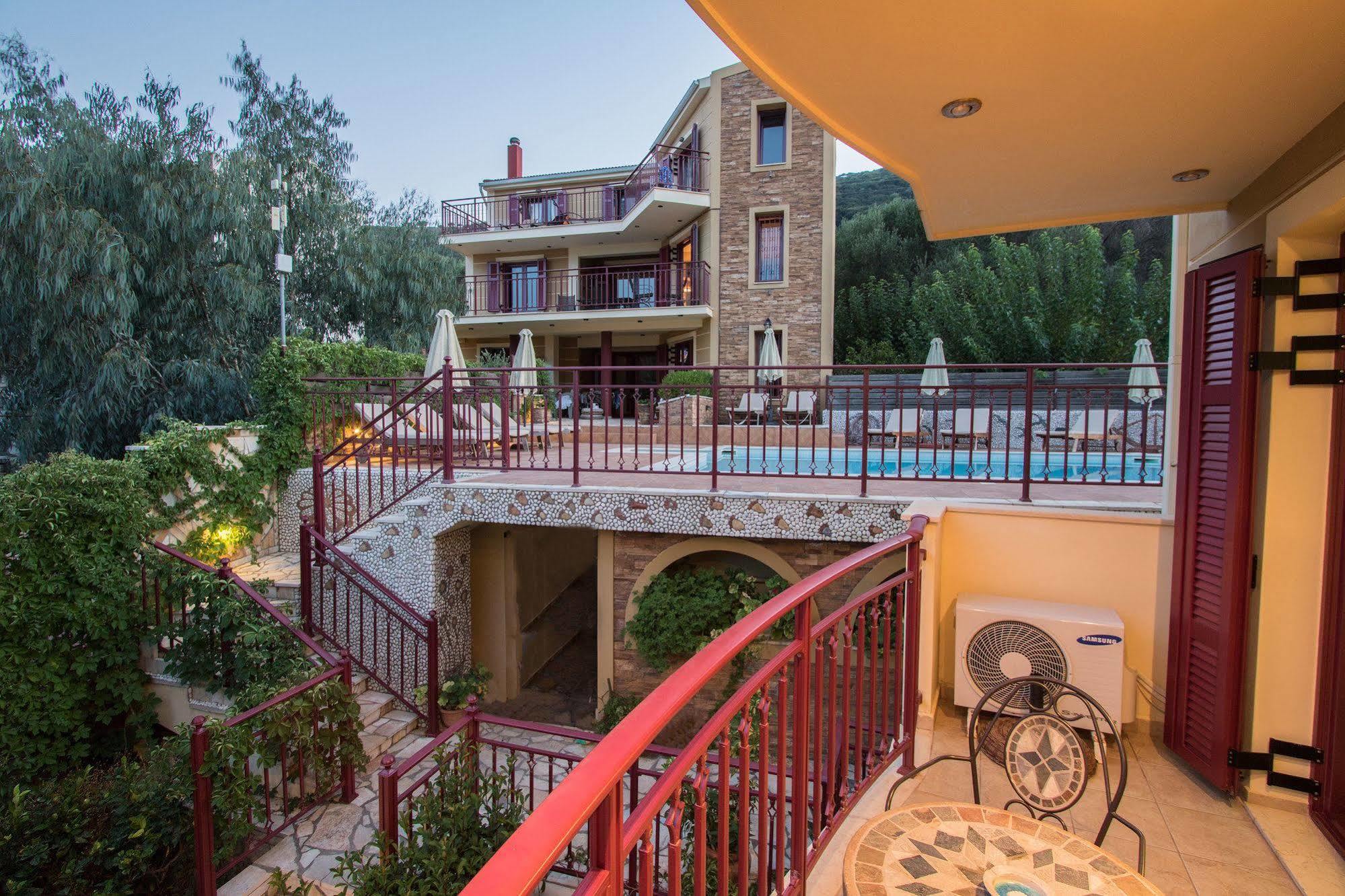 Greka Ionian Suites Αγία Ευφημία Εξωτερικό φωτογραφία
