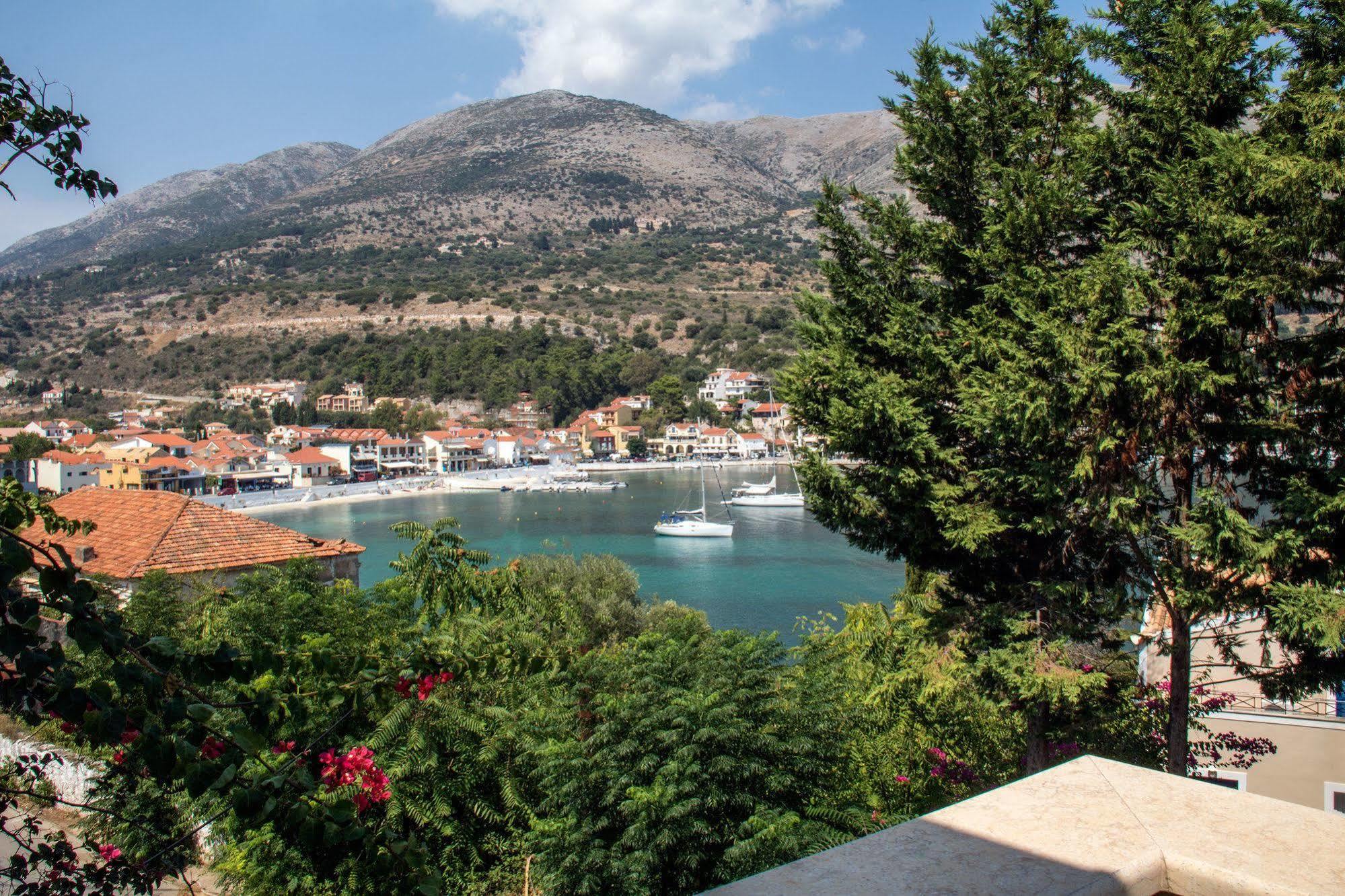 Greka Ionian Suites Αγία Ευφημία Εξωτερικό φωτογραφία