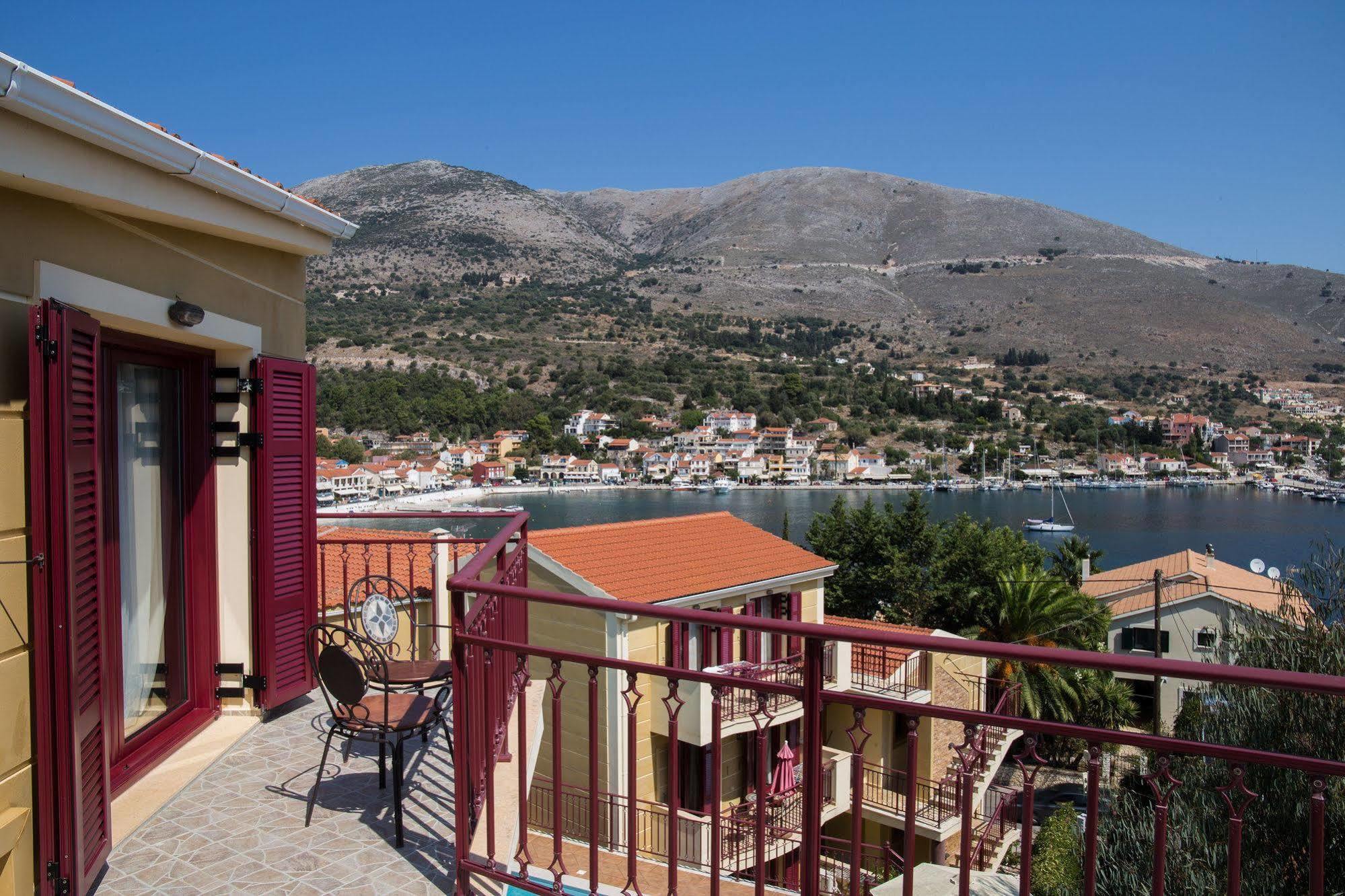 Greka Ionian Suites Αγία Ευφημία Εξωτερικό φωτογραφία