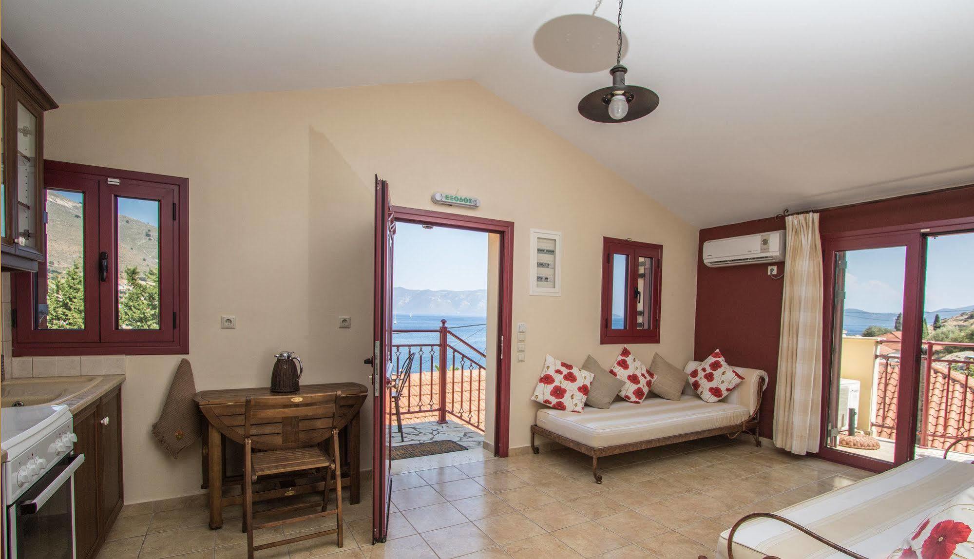Greka Ionian Suites Αγία Ευφημία Εξωτερικό φωτογραφία